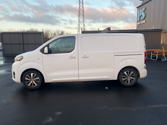 1117312-2 Toyota ProAce Van 1.6 D-4D - 2017