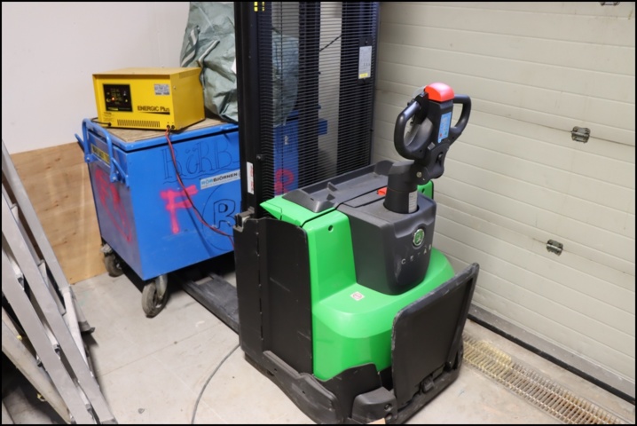 1034052-16 Stacker Cesab S212 (-20)