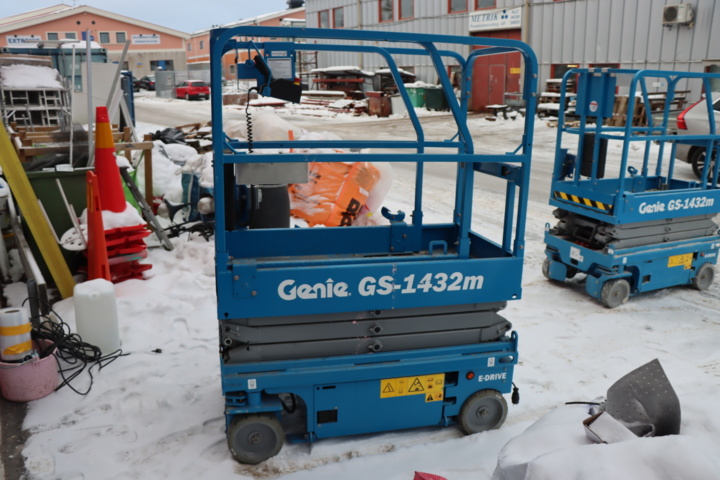 1034169-8 Scissor lift Genie GS-1432M (-22)