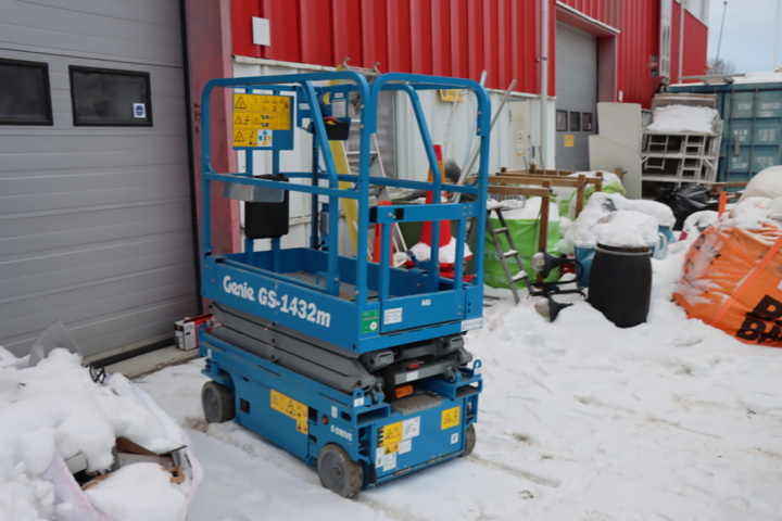 1034169-7 Scissor lift Genie GS-1432M (-22)