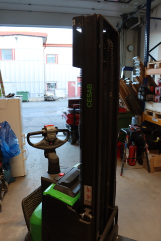 1034052-10 Stacker Cesab S212 (-20)
