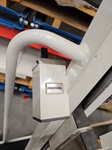 1099302-8 Protema electric lightweight lift