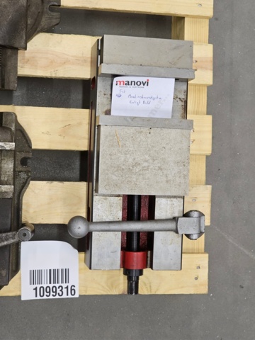 1099316-8 5 machine vises in different sizes