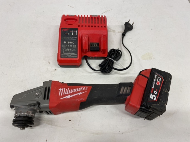 998995-1 Roundabout Milwaukee.