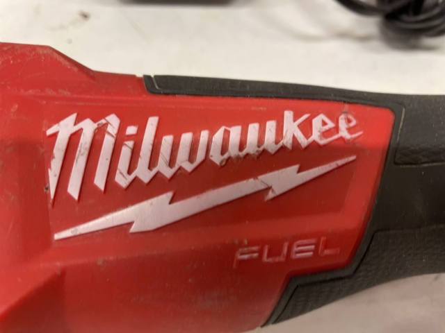 998995-4 Roundabout Milwaukee.