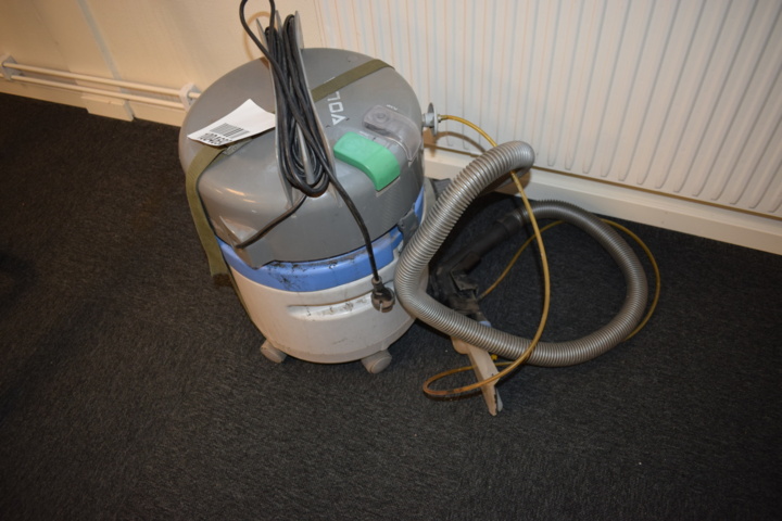 1004692-1 Vacuum cleaner Volta wet and dry