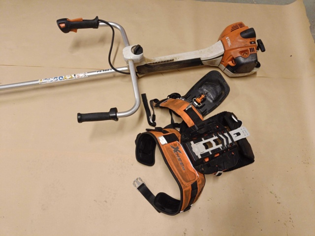 887849-2 Clearing saw Stihl FC460C year m. -22 incl. Stihl Xtreem harness
