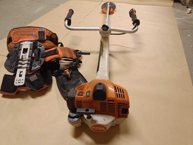 887849-7 Clearing saw Stihl FC460C year m. -22 incl. Stihl Xtreem harness
