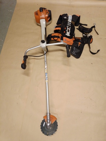 887851-1 Clearing saw Stihl FC460C year m. -23 incl Stihl Xtreem harness