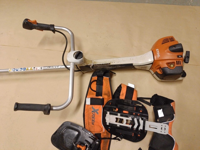 887851-4 Clearing saw Stihl FC460C year m. -23 incl Stihl Xtreem harness