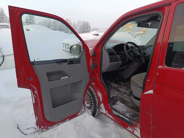 1000070-76 Volkswagen Transporter Double cab T28 2.5 TDI -2007