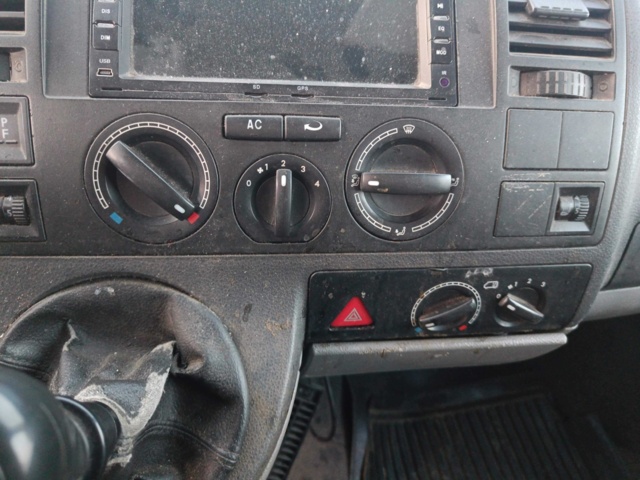 1000070-88 Volkswagen Transporter Double cab T28 2.5 TDI -2007