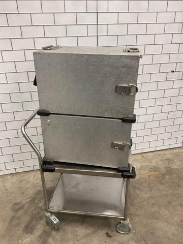 1062020-2 2 st. värmeskåp/Cateringboxar på vagn SDX