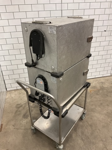 1062020-3 2 st. värmeskåp/Cateringboxar på vagn SDX