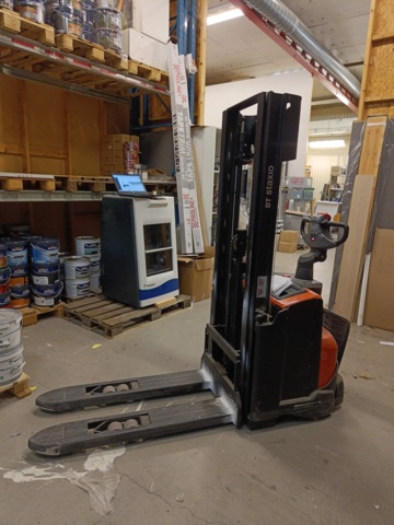 1000132-2 Track stacker BT Staxio -2013