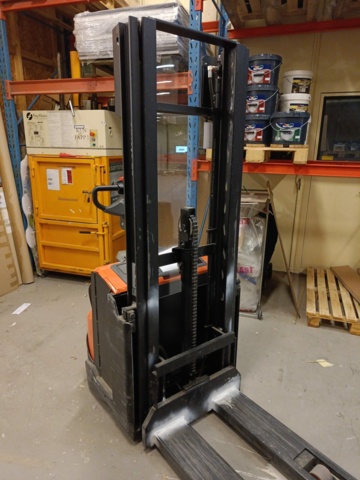 1000132-5 Track stacker BT Staxio -2013