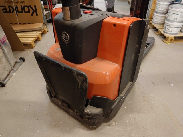 1000132-15 Track stacker BT Staxio -2013