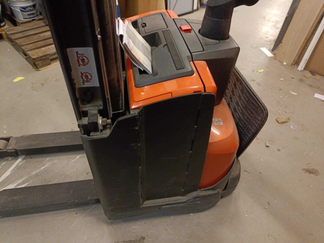 1000132-30 Track stacker BT Staxio -2013