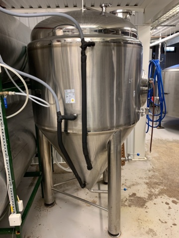 1065276-2 CCV tank Nilssons Industriservice 1000 liters - 2014