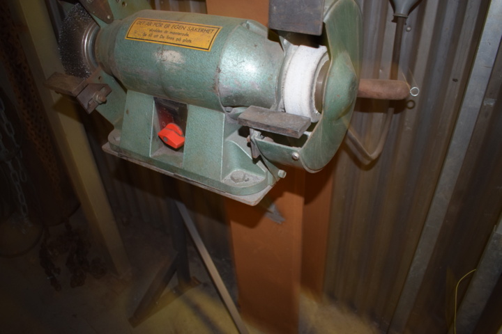 1004748-5 Bench grinder