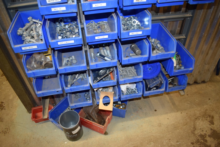 1004781-2 Wall-mounted screw assortment trays