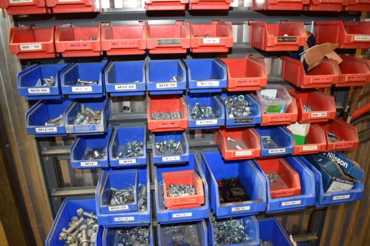 1004781-3 Wall-mounted screw assortment trays