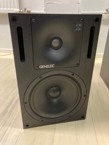 1127936-2 Genelec 1031A kaiuttimet ja 1092A subbari