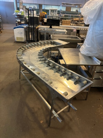Discharge bench (left, curved) with rollers - PS Auction - We value the ...