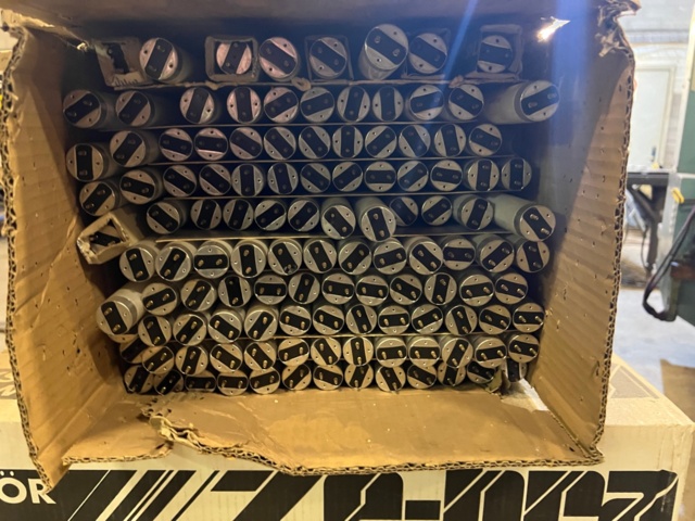 1127994-3 Större parti med lysrör - Philips / Sylvania