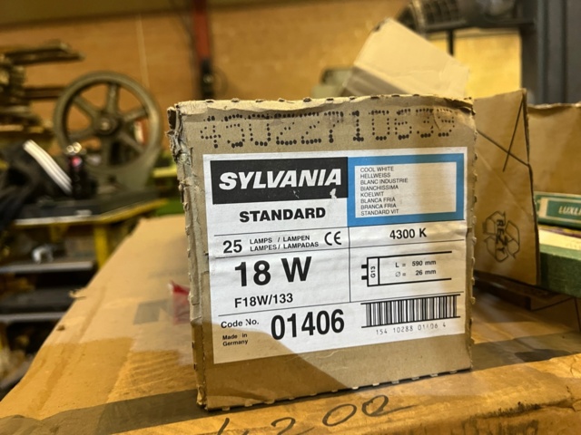 1127994-15 Större parti med lysrör - Philips / Sylvania