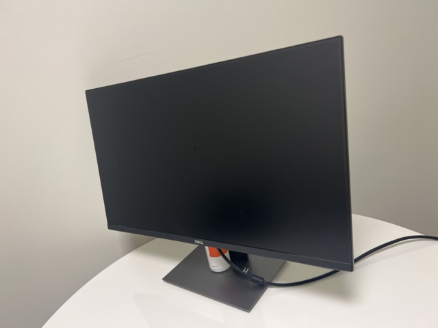 1116829-8 Office furniture - Table, 4 chairs, Whiteboard & Computer screen