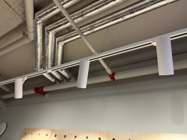 1066966-6 Spotlights on the roof rail (x18 light sources)