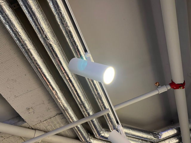 1066966-7 Spotlights on the roof rail (x18 light sources)