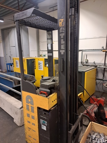 1114496-2 Atlet Truck with Charger