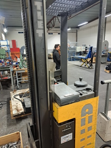 1114496-3 Atlet Truck with Charger