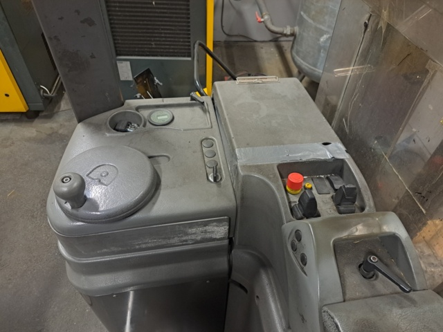 1114496-6 Atlet Truck with Charger