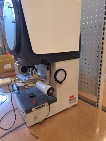 1114499-3 Mitutoyo Profile projector PJ-250 with Transformer for PC