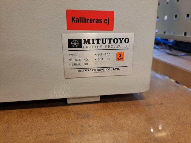 1114499-19 Mitutoyo Profile projector PJ-250 with Transformer for PC