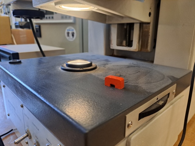 1114499-5 Mitutoyo Profile projector PJ-250 with Transformer for PC