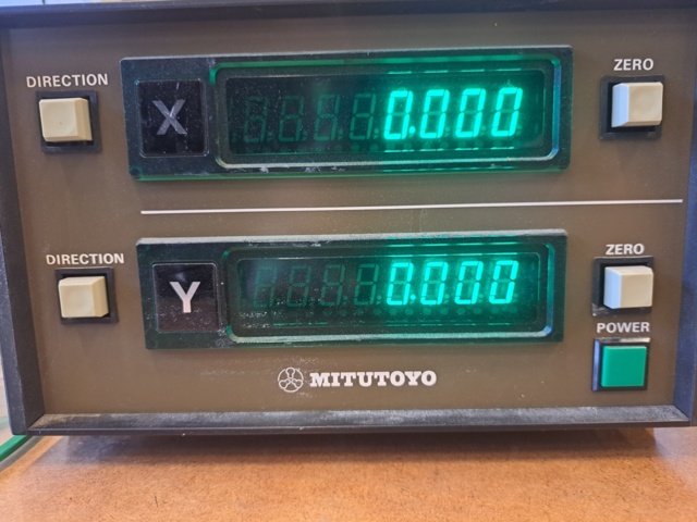 1114499-18 Mitutoyo Profile projector PJ-250 with Transformer for PC