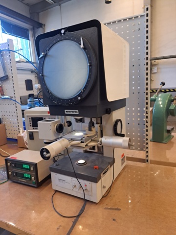 1114499-14 Mitutoyo Profile projector PJ-250 with Transformer for PC