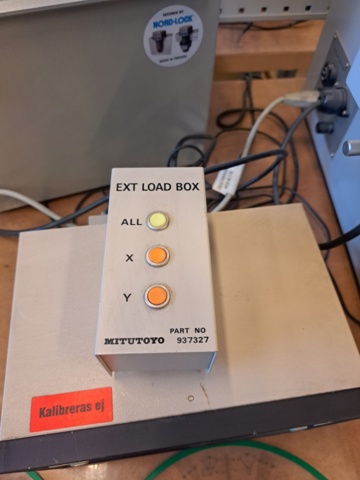 1114499-20 Mitutoyo Profile projector PJ-250 with Transformer for PC