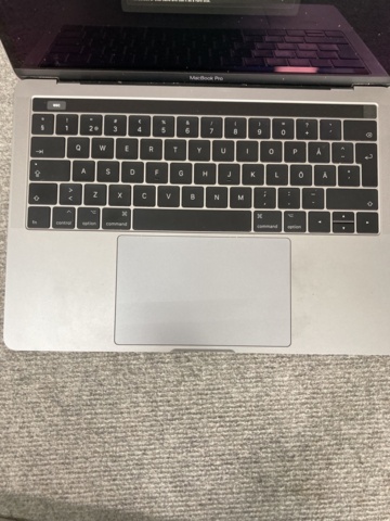 1130838-5 Macbook Pro