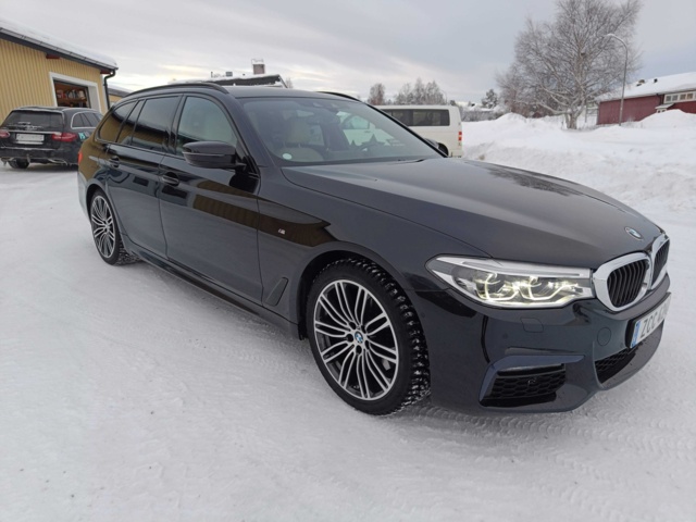 1123645-3 BMW 530i xDrive M-Sport Innovation edition, 252hk, 2019