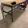 999009-2 Workbench with vise