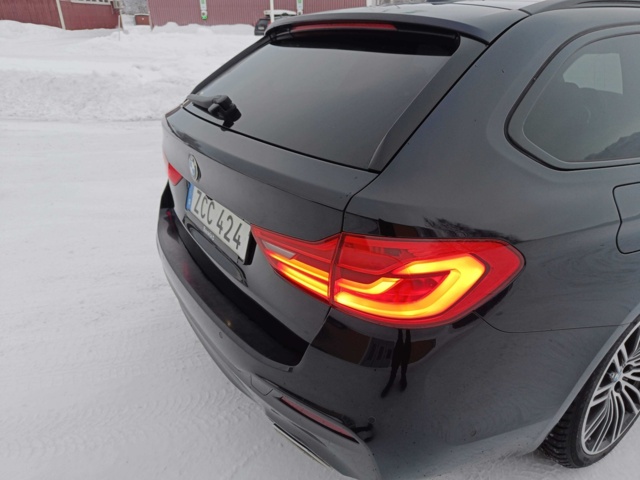 1123645-26 BMW 530i xDrive M-Sport Innovation edition, 252hk, 2019