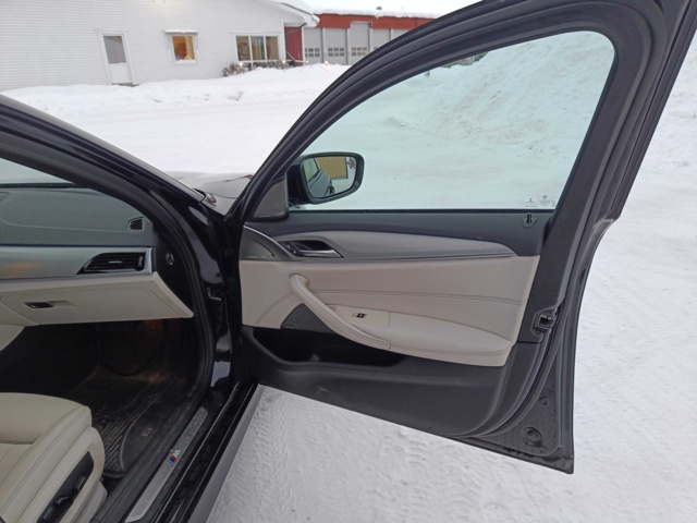 1123645-57 BMW 530i xDrive M-Sport Innovation edition, 252hk, 2019