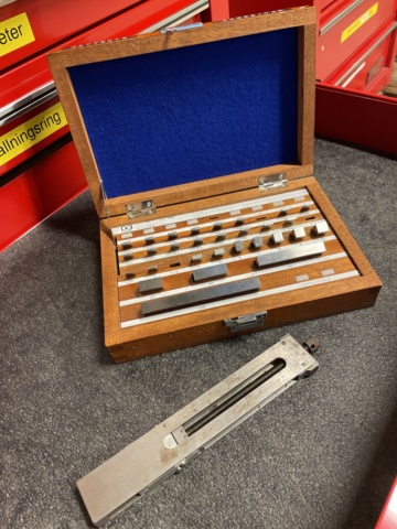 999031-2 Passport box