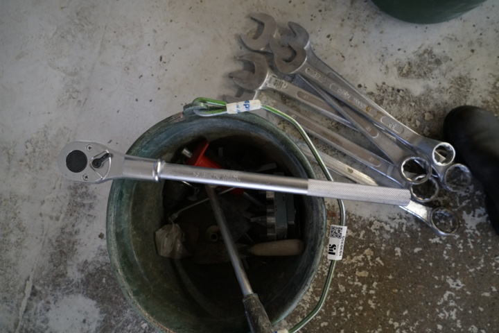 1030355-3 Hollow bucket incl. tools