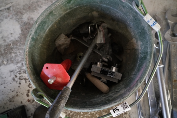 1030355-5 Hollow bucket incl. tools